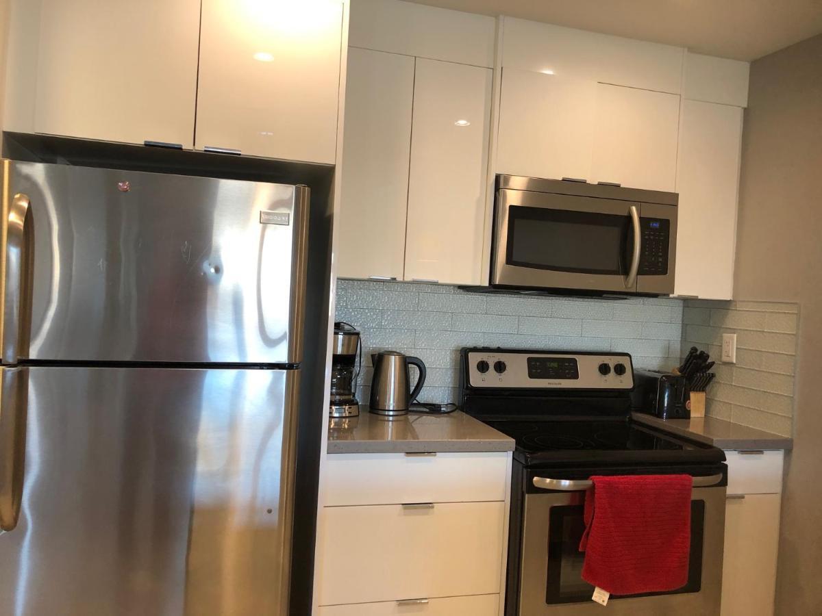 Amicable, Cozy, High Speed Internet, Sleeps 2 Riverview Downtown Apartment Calgary Bagian luar foto