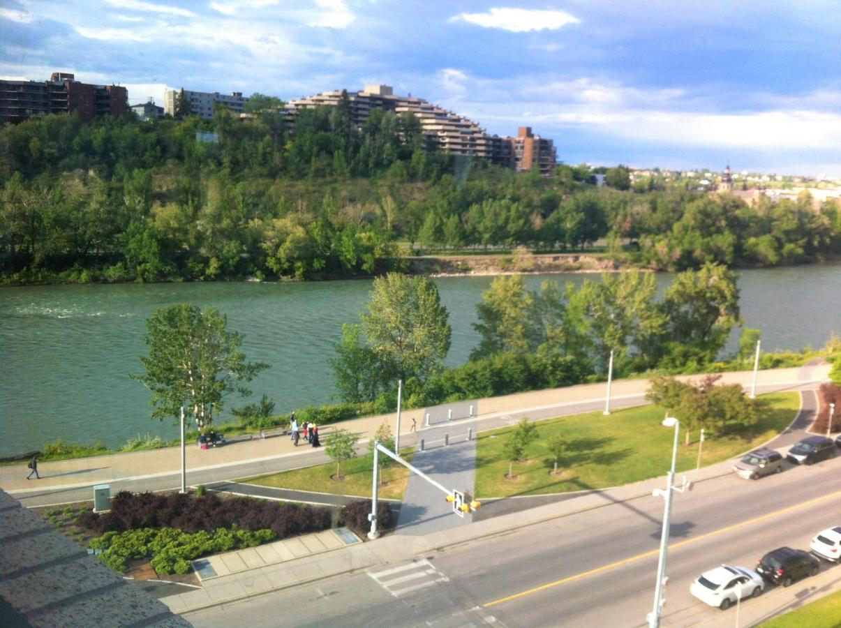 Amicable, Cozy, High Speed Internet, Sleeps 2 Riverview Downtown Apartment Calgary Bagian luar foto