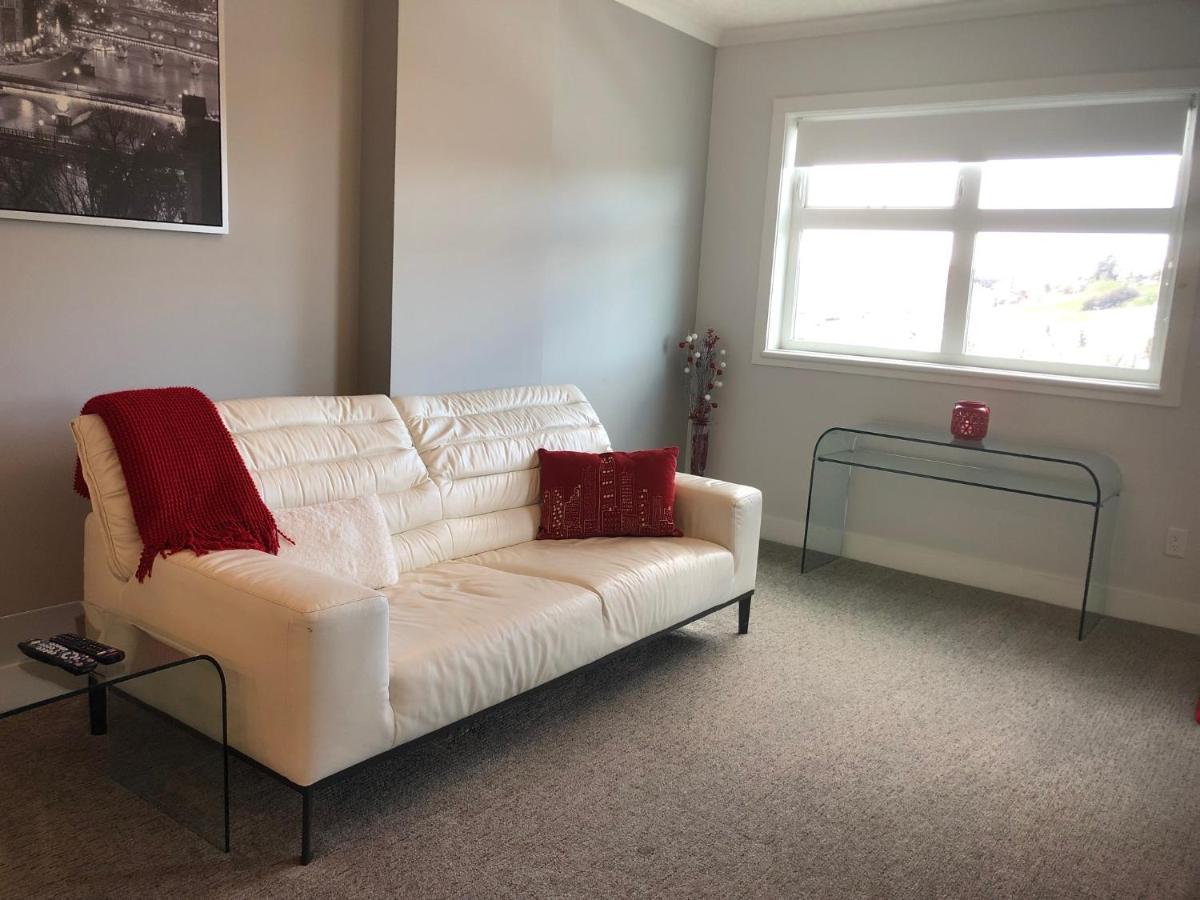 Amicable, Cozy, High Speed Internet, Sleeps 2 Riverview Downtown Apartment Calgary Bagian luar foto