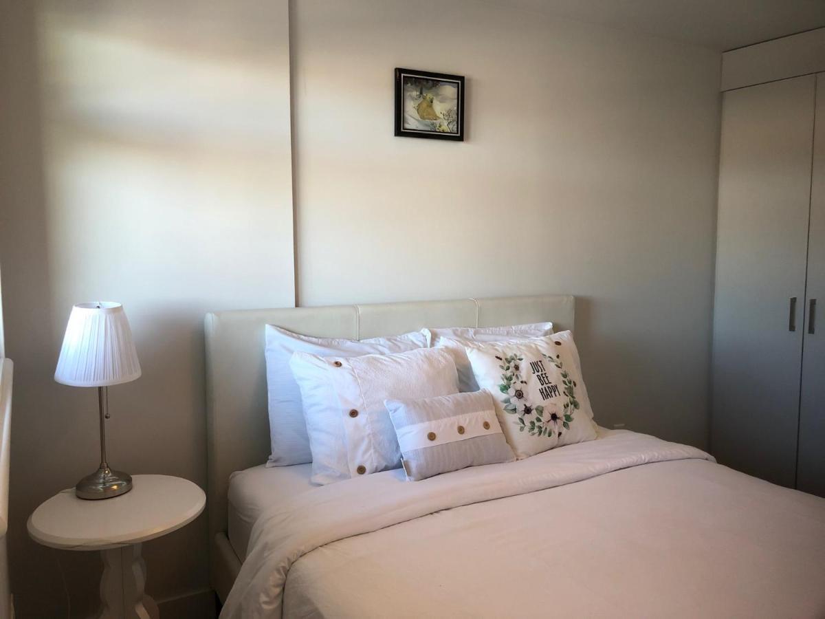 Amicable, Cozy, High Speed Internet, Sleeps 2 Riverview Downtown Apartment Calgary Bagian luar foto