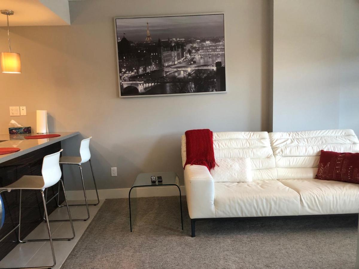 Amicable, Cozy, High Speed Internet, Sleeps 2 Riverview Downtown Apartment Calgary Bagian luar foto