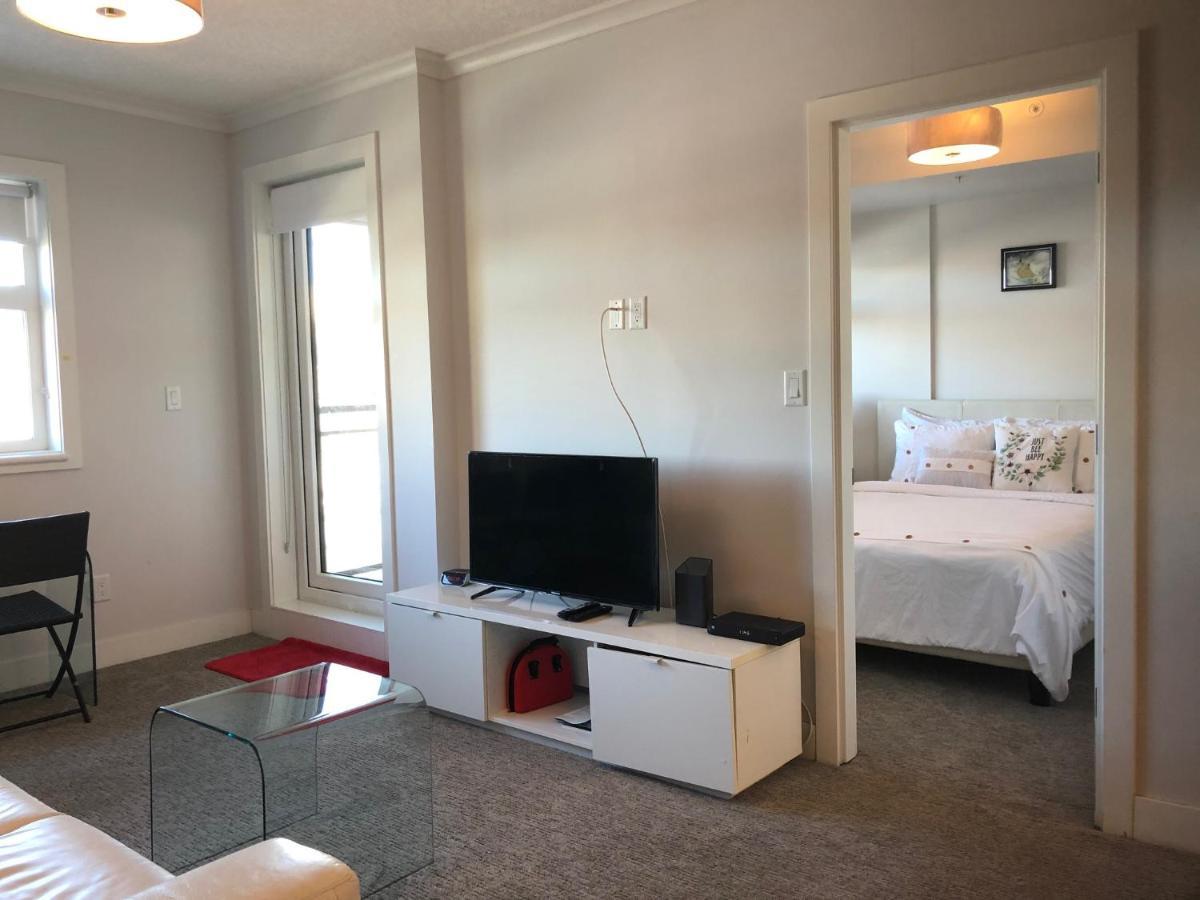 Amicable, Cozy, High Speed Internet, Sleeps 2 Riverview Downtown Apartment Calgary Bagian luar foto