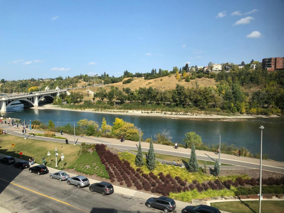 Amicable, Cozy, High Speed Internet, Sleeps 2 Riverview Downtown Apartment Calgary Bagian luar foto