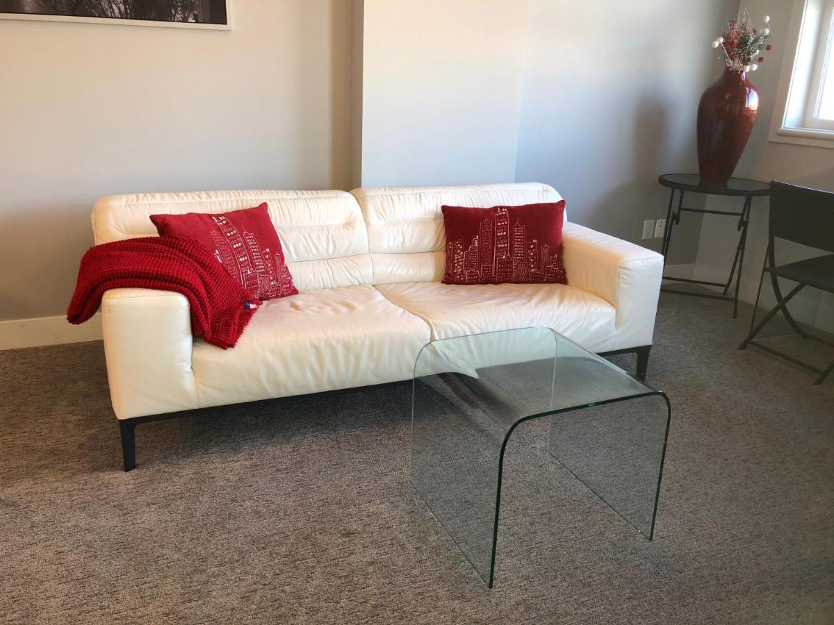 Amicable, Cozy, High Speed Internet, Sleeps 2 Riverview Downtown Apartment Calgary Bagian luar foto